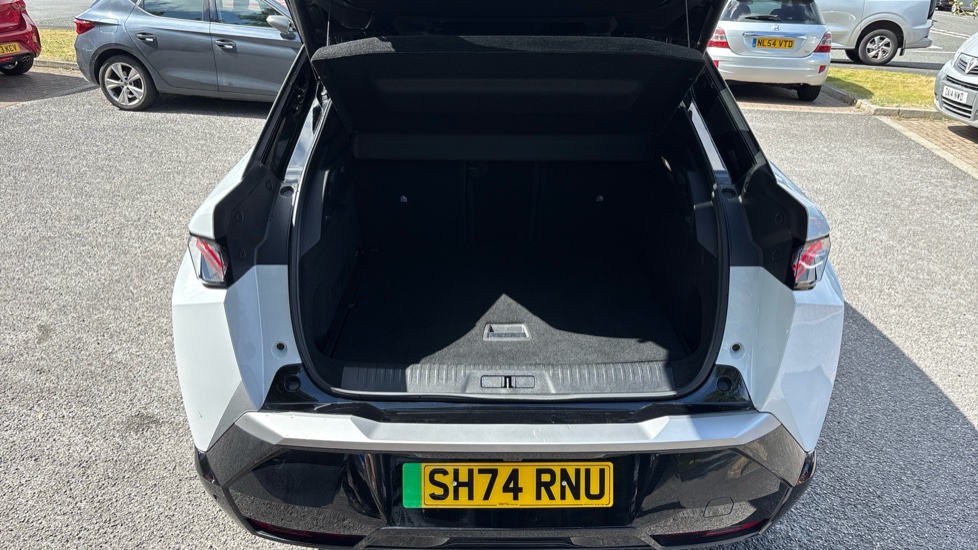 Peugeot 3008 157kW GT 73kWh 5dr Auto Electric Estate - Image 4