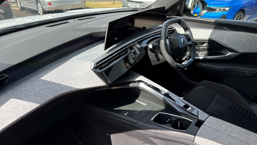 Peugeot 3008 157kW GT 73kWh 5dr Auto Electric Estate - Image 9