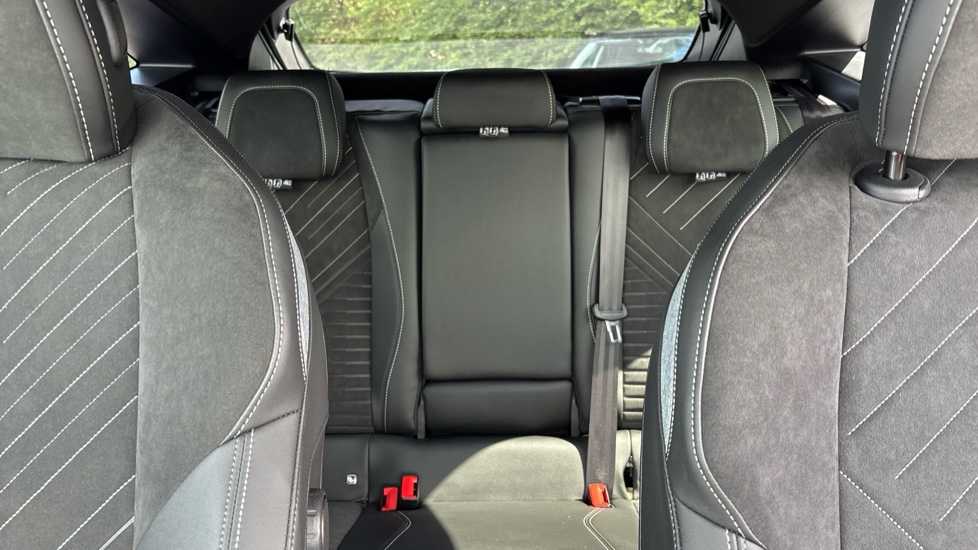 Peugeot 3008 157kW GT 73kWh 5dr Auto Electric Estate - Image 15