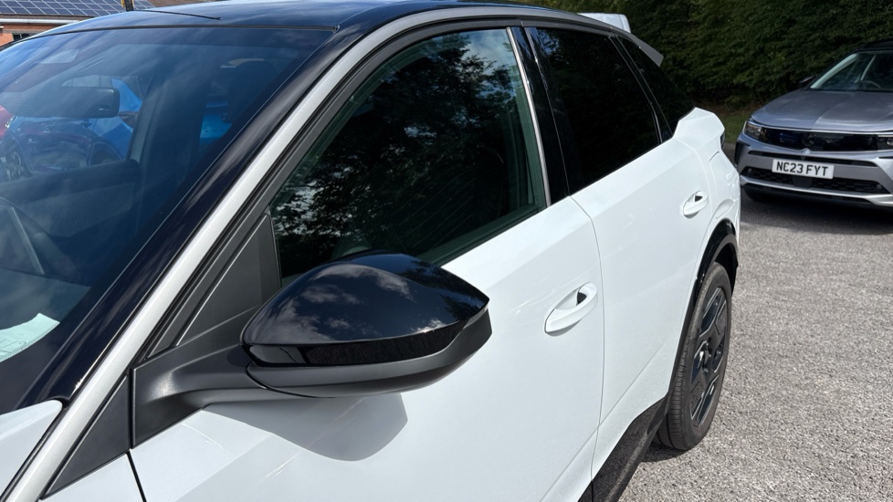 Peugeot 3008 157kW GT 73kWh 5dr Auto Electric Estate - Image 21