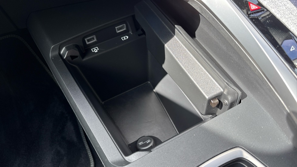 Peugeot 3008 157kW GT 73kWh 5dr Auto Electric Estate - Image 27