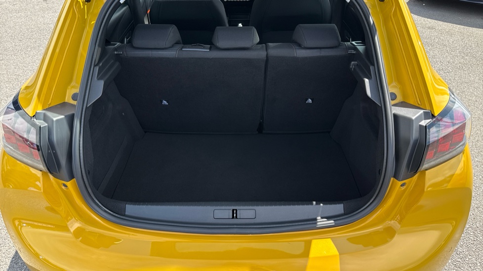 Peugeot 208 1.2 PureTech 100 Active 5dr EAT8 Petrol Hatchback - Image 4