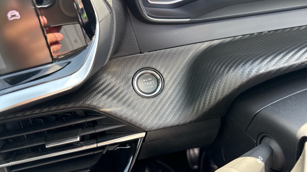 Peugeot 208 1.2 PureTech 100 Active 5dr EAT8 Petrol Hatchback - Image 33