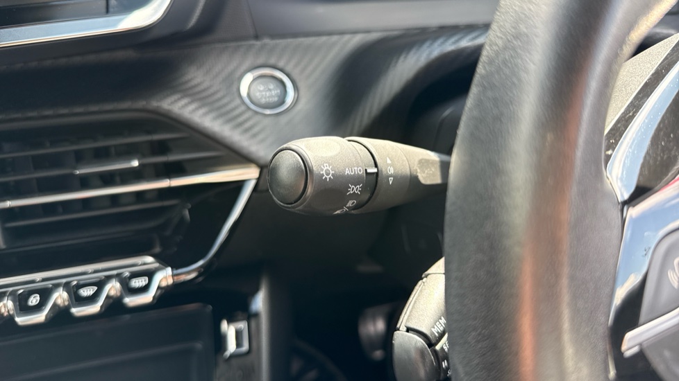 Peugeot 208 1.2 PureTech 100 Active 5dr EAT8 Petrol Hatchback - Image 34