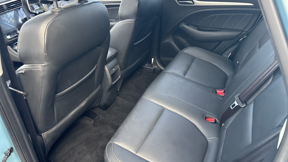 MG ZS 105kW Exclusive EV 45kWh 5dr Auto Electric Hatchback - Image 16
