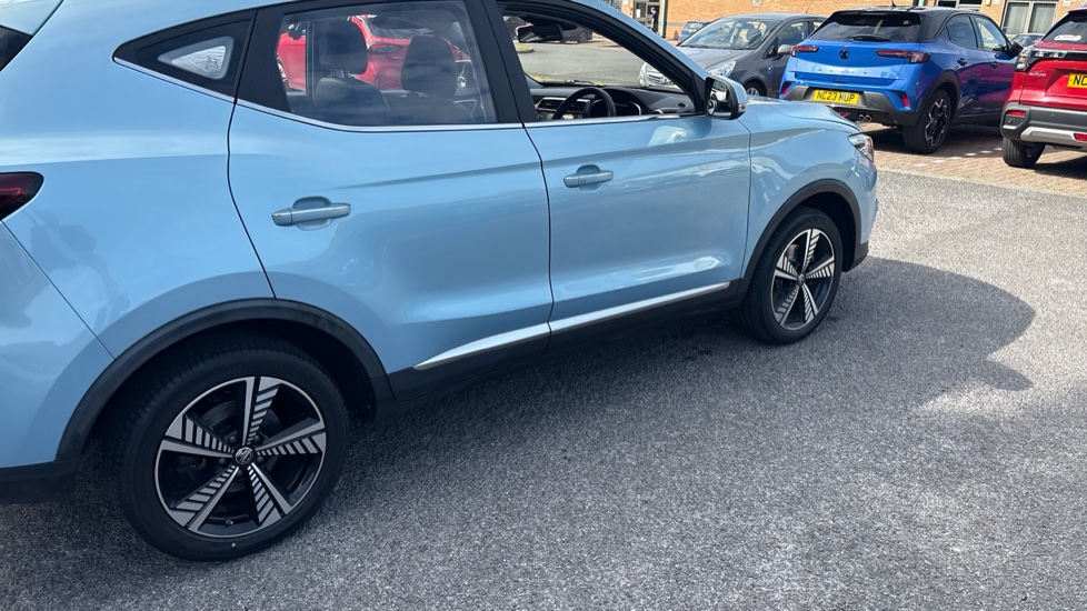 MG ZS 105kW Exclusive EV 45kWh 5dr Auto Electric Hatchback - Image 23