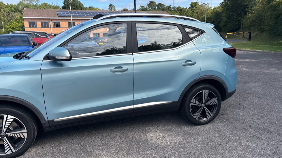 MG ZS 105kW Exclusive EV 45kWh 5dr Auto Electric Hatchback - Image 28