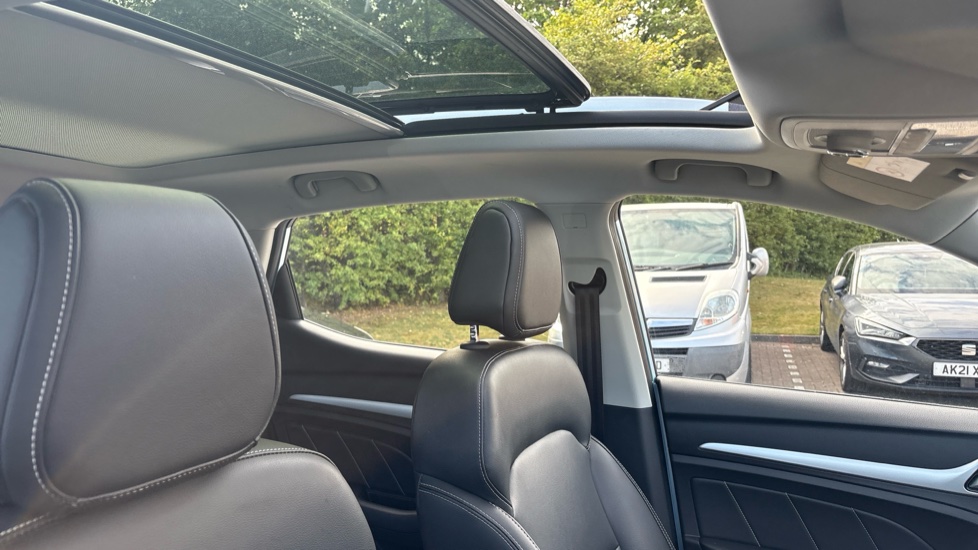 MG ZS 105kW Exclusive EV 45kWh 5dr Auto Electric Hatchback - Image 30
