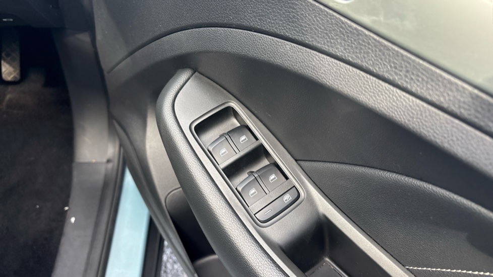 MG ZS 105kW Exclusive EV 45kWh 5dr Auto Electric Hatchback - Image 31