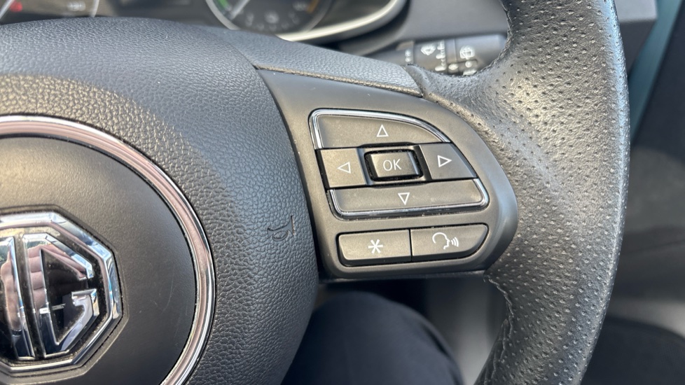 MG ZS 105kW Exclusive EV 45kWh 5dr Auto Electric Hatchback - Image 38
