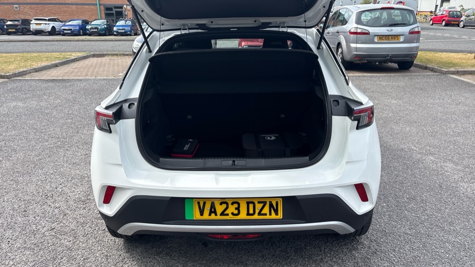Vauxhall Mokka 100kW Ultimate 50kWh 5dr Auto Electric Hatchback - Image 4