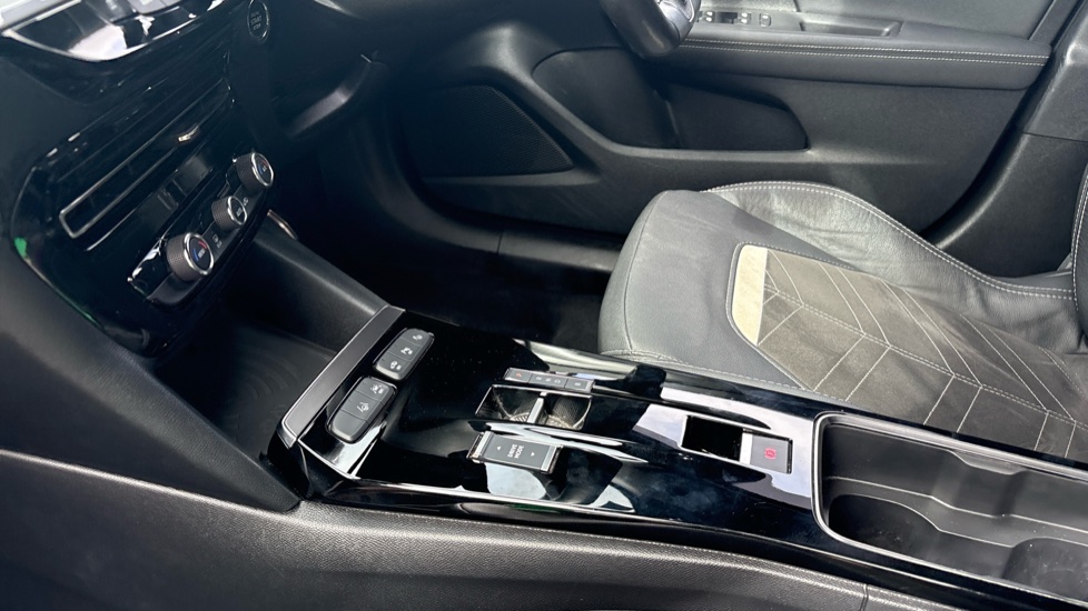 Vauxhall Mokka 100kW Ultimate 50kWh 5dr Auto Electric Hatchback - Image 13