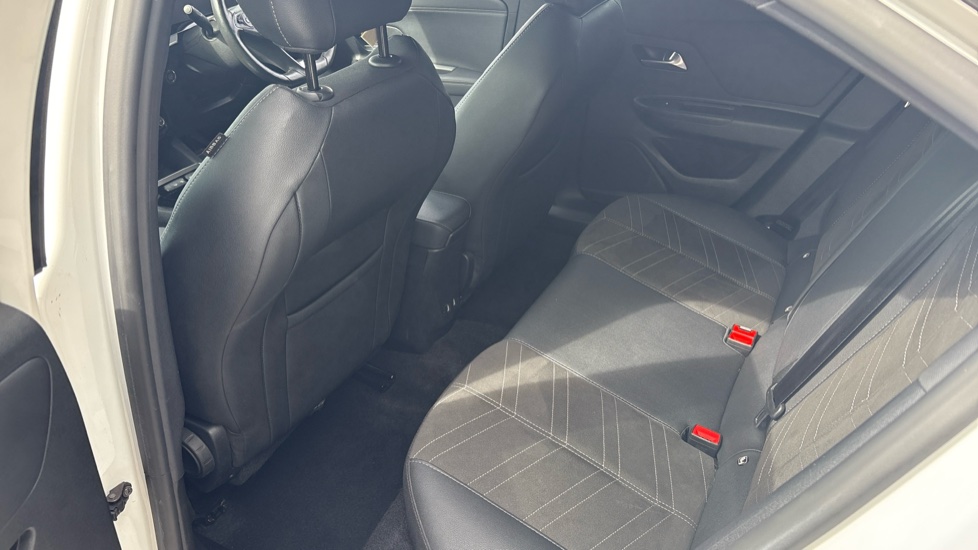 Vauxhall Mokka 100kW Ultimate 50kWh 5dr Auto Electric Hatchback - Image 16