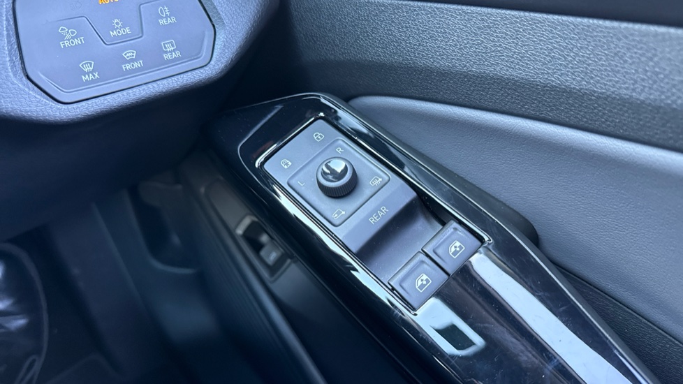 Volkswagen ID.5 210kW Match Pro 77kWh 5dr Auto Electric Coupe - Image 26