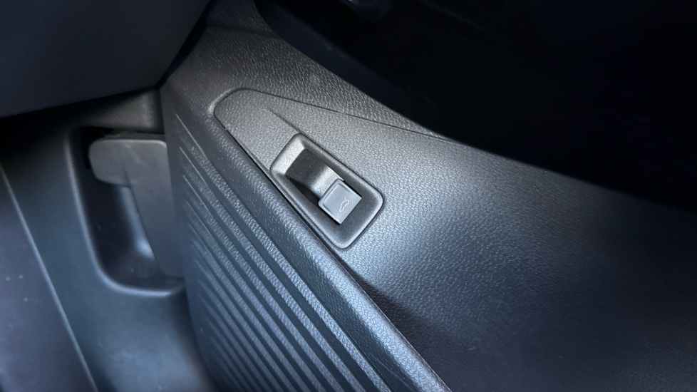 Volkswagen ID.5 210kW Match Pro 77kWh 5dr Auto Electric Coupe - Image 27