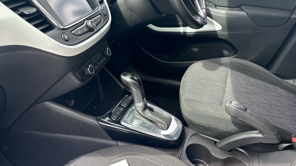 Vauxhall Crossland X 1.2T [130] Griffin 5dr [Start Stop] Auto Petrol Hatchback - Image 13