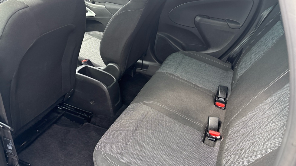 Vauxhall Crossland X 1.2T [130] Griffin 5dr [Start Stop] Auto Petrol Hatchback - Image 16