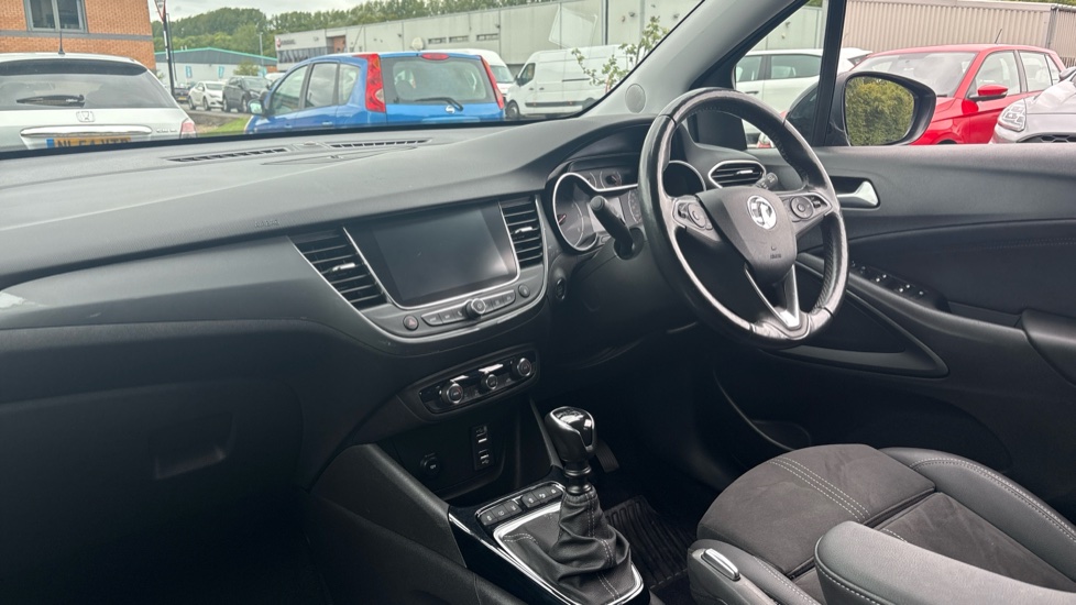 Vauxhall Crossland 1.2 Turbo Ultimate 5dr Petrol Hatchback - Image 9