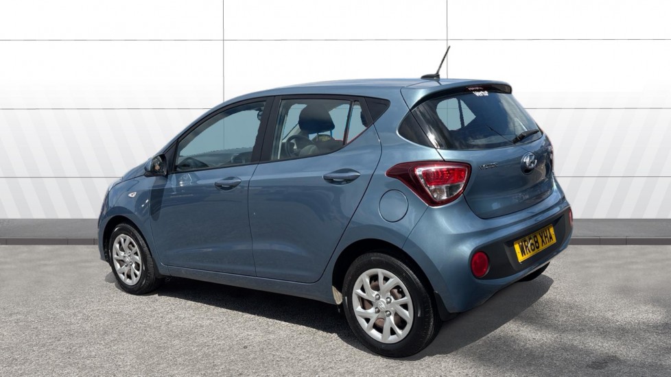Hyundai i10 1.0 SE 5dr Petrol Hatchback - Image 2