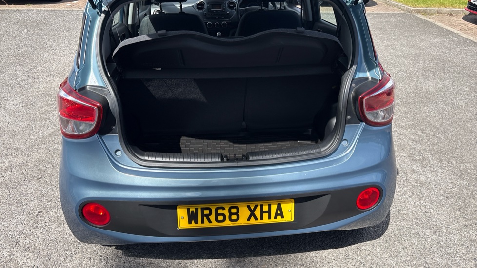 Hyundai i10 1.0 SE 5dr Petrol Hatchback - Image 4