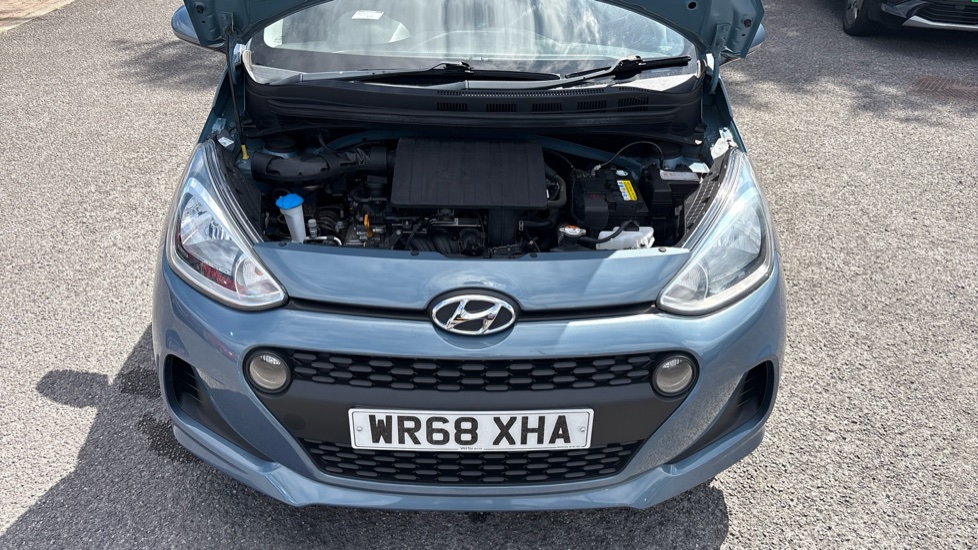 Hyundai i10 1.0 SE 5dr Petrol Hatchback - Image 8