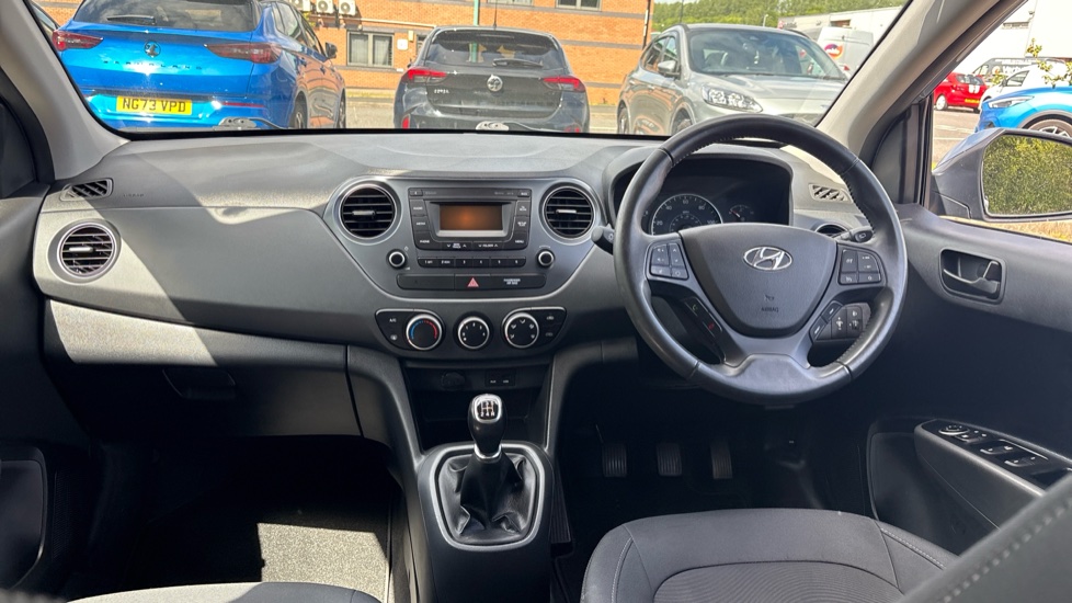Hyundai i10 1.0 SE 5dr Petrol Hatchback - Image 10