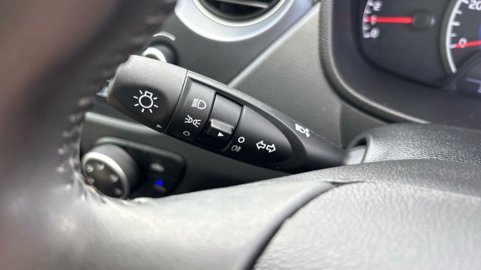 Hyundai i10 1.0 SE 5dr Petrol Hatchback - Image 24