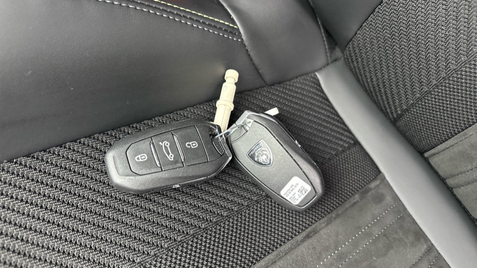 Peugeot 408 1.2 PureTech GT 5dr EAT8 Petrol Hatchback - Image 20