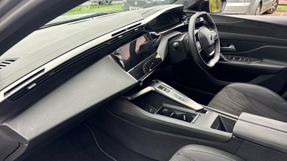 Peugeot 408 1.2 PureTech GT 5dr EAT8 Petrol Hatchback - Image 28