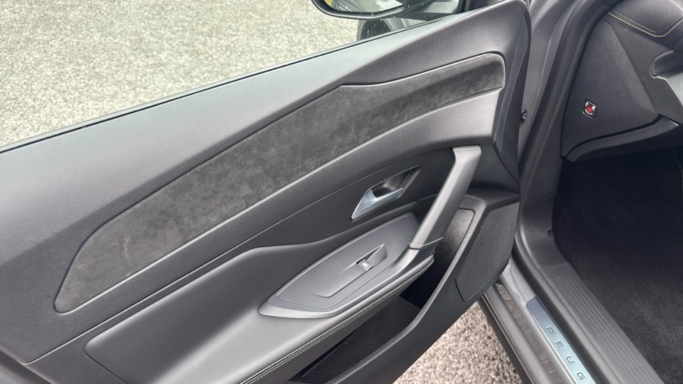 Peugeot 408 1.2 PureTech GT 5dr EAT8 Petrol Hatchback - Image 29