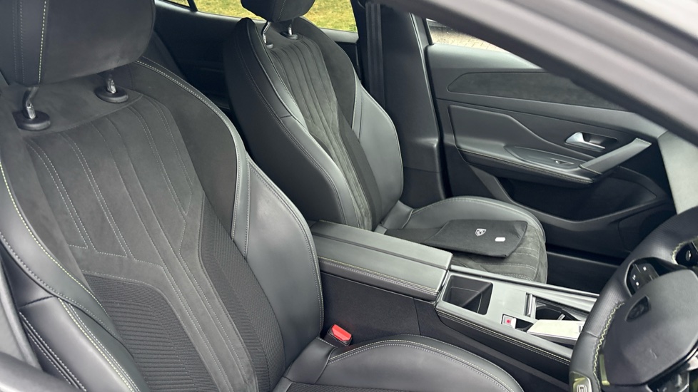 Peugeot 408 1.2 PureTech GT 5dr EAT8 Petrol Hatchback - Image 34
