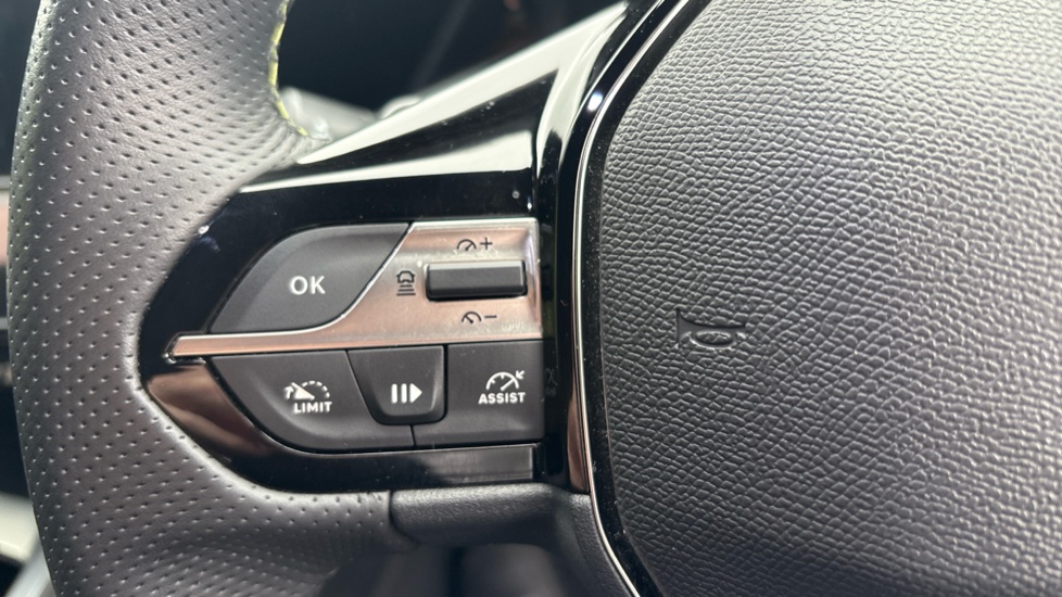 Peugeot 408 1.2 PureTech GT 5dr EAT8 Petrol Hatchback - Image 42