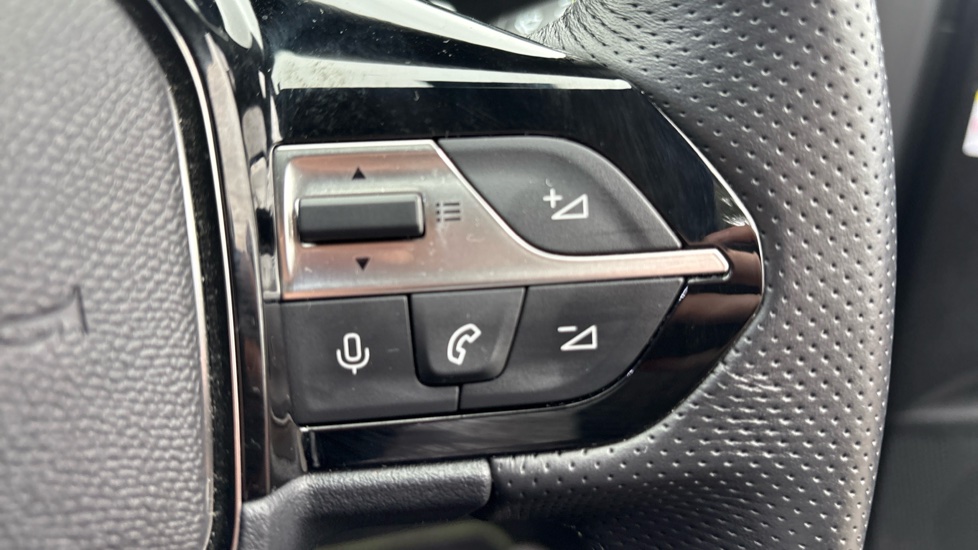 Peugeot 408 1.2 PureTech GT 5dr EAT8 Petrol Hatchback - Image 43