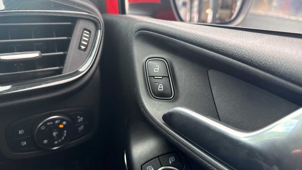 Ford Fiesta 1.0 EcoBoost 140 ST-Line 5dr Petrol Hatchback - Image 35