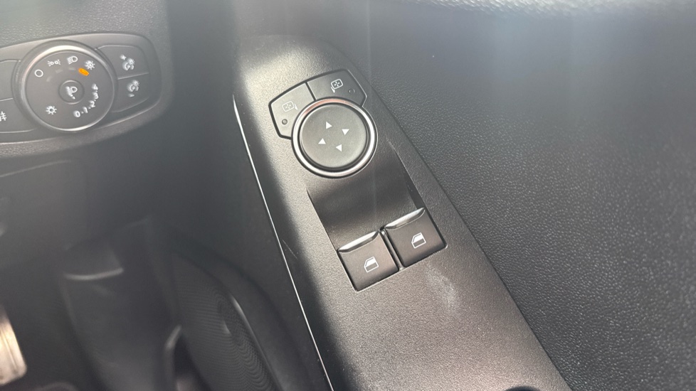 Ford Fiesta 1.0 EcoBoost 140 ST-Line 5dr Petrol Hatchback - Image 36