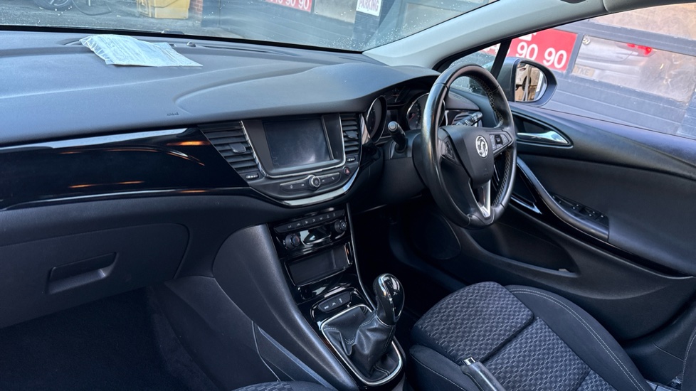 Vauxhall Astra 1.4T 16V 150 SRi 5dr Petrol Hatchback - Image 9