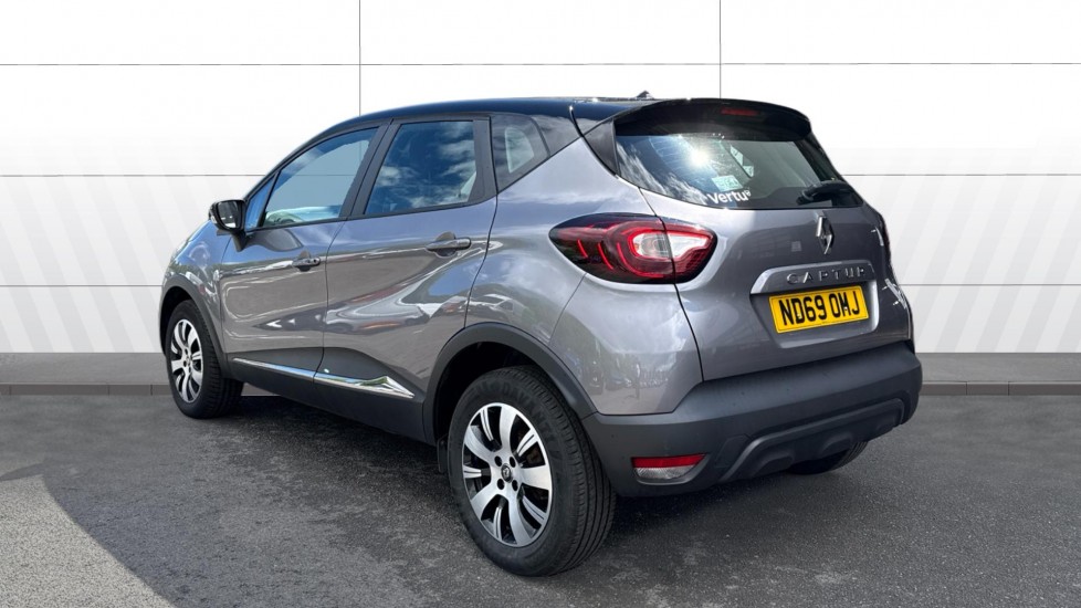 Renault Captur 0.9 TCE 90 Play 5dr Petrol Hatchback - Image 2