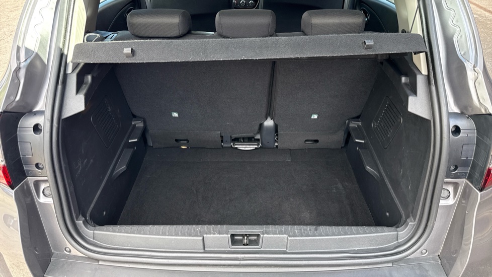 Renault Captur 0.9 TCE 90 Play 5dr Petrol Hatchback - Image 4