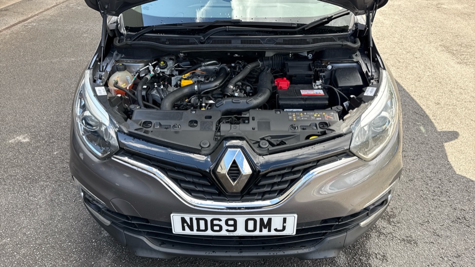 Renault Captur 0.9 TCE 90 Play 5dr Petrol Hatchback - Image 8