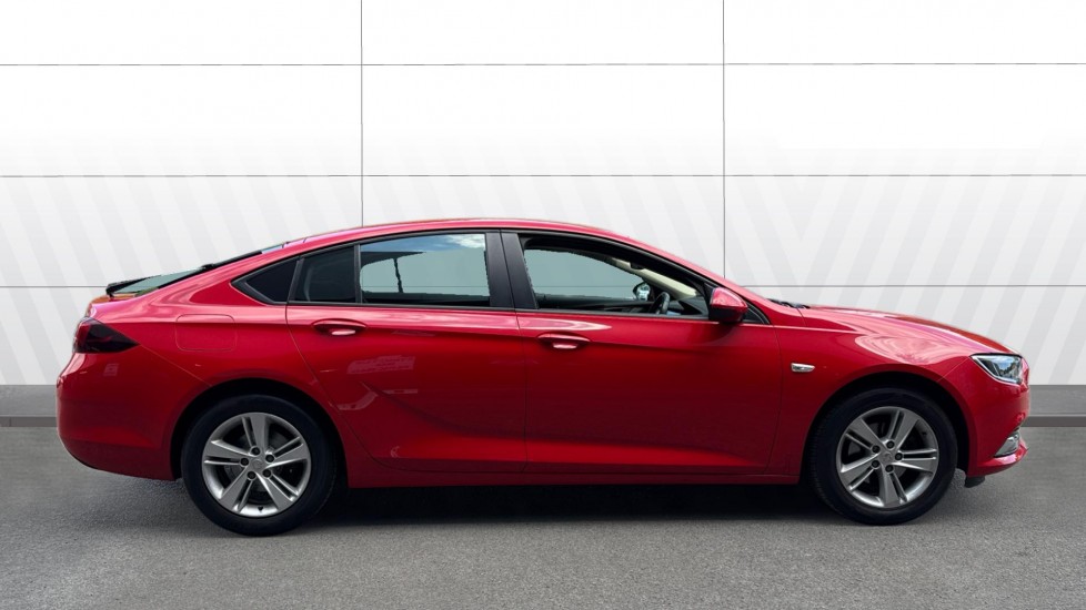 Vauxhall Insignia 1.5T [165] Design Nav 5dr Auto Petrol Hatchback - Image 5