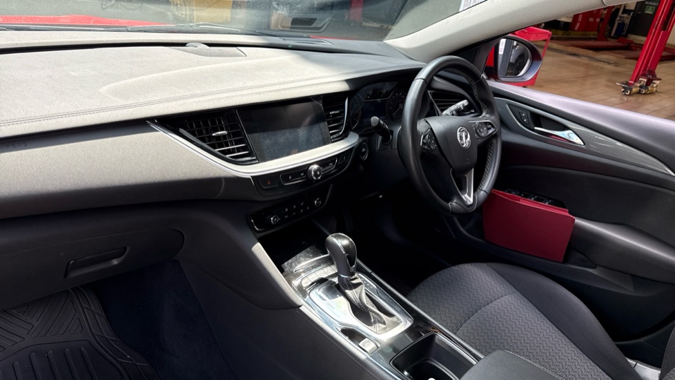 Vauxhall Insignia 1.5T [165] Design Nav 5dr Auto Petrol Hatchback - Image 9