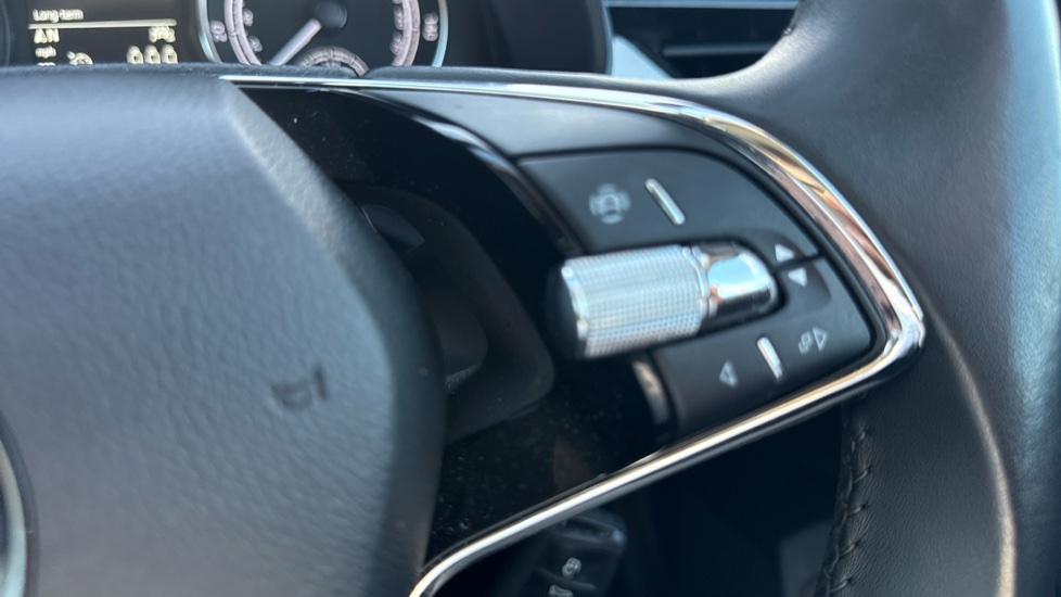 Skoda Kamiq 1.0 TSI 110 SE Drive 5dr DSG Petrol Hatchback - Image 28
