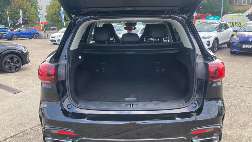 MG HS 1.5 T-GDI Trophy 5dr DCT Petrol Hatchback - Image 4