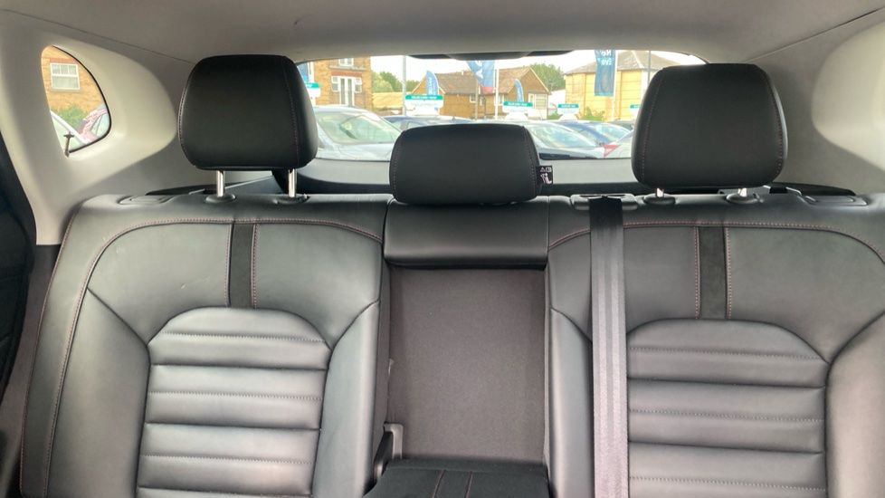 MG HS 1.5 T-GDI Trophy 5dr DCT Petrol Hatchback - Image 15