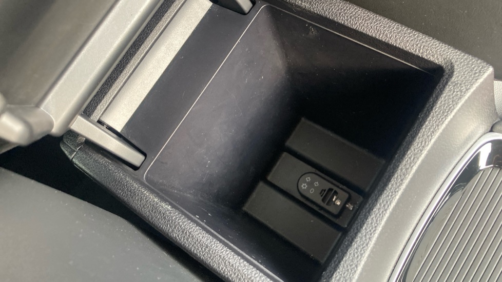 MG HS 1.5 T-GDI Trophy 5dr DCT Petrol Hatchback - Image 33