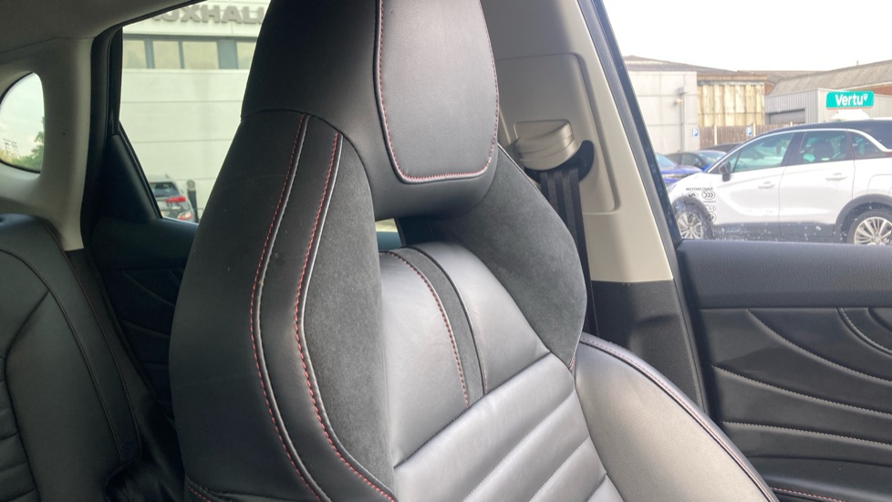 MG HS 1.5 T-GDI Trophy 5dr DCT Petrol Hatchback - Image 34