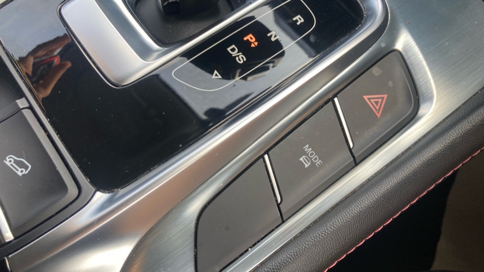 MG HS 1.5 T-GDI Trophy 5dr DCT Petrol Hatchback - Image 38
