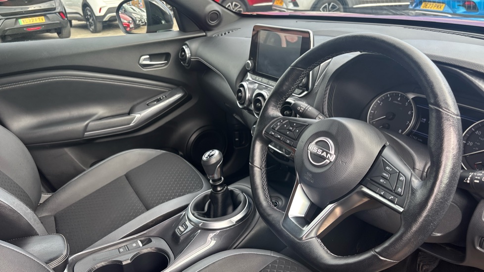 Nissan Juke 1.0 DiG-T 114 N-Connecta 5dr Petrol Hatchback - Image 11