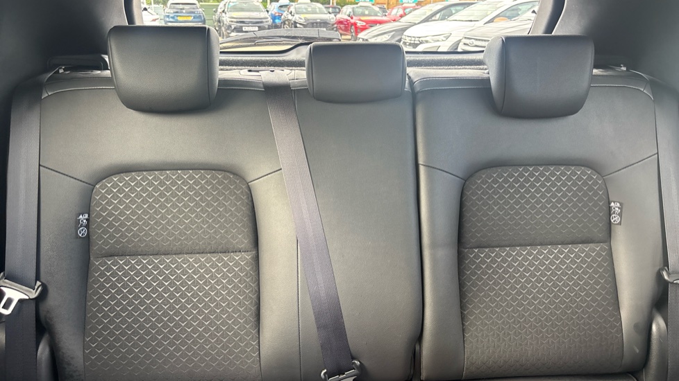 Nissan Juke 1.0 DiG-T 114 N-Connecta 5dr Petrol Hatchback - Image 15