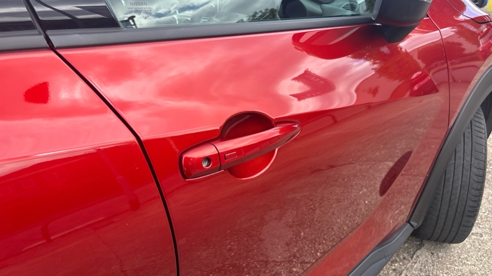 Nissan Juke 1.0 DiG-T 114 N-Connecta 5dr Petrol Hatchback - Image 27